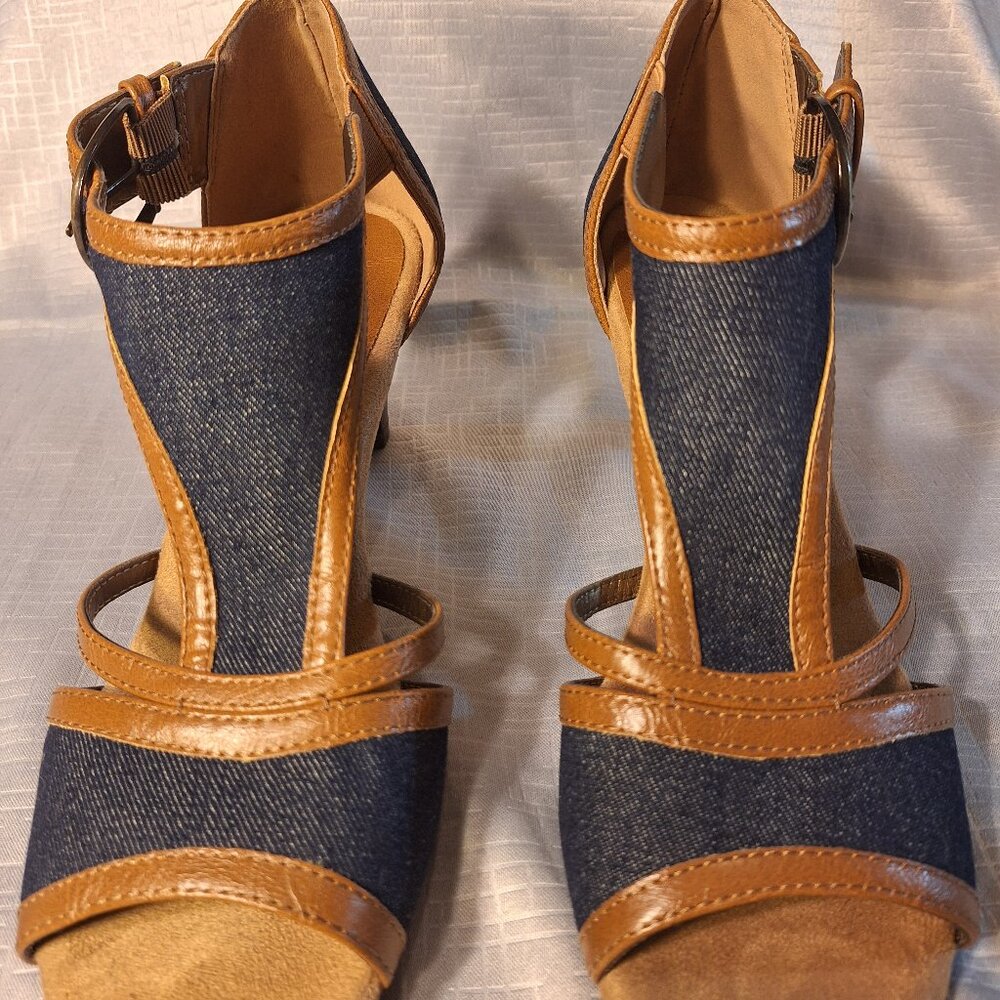 A2 Heel Rest by Aerosoles